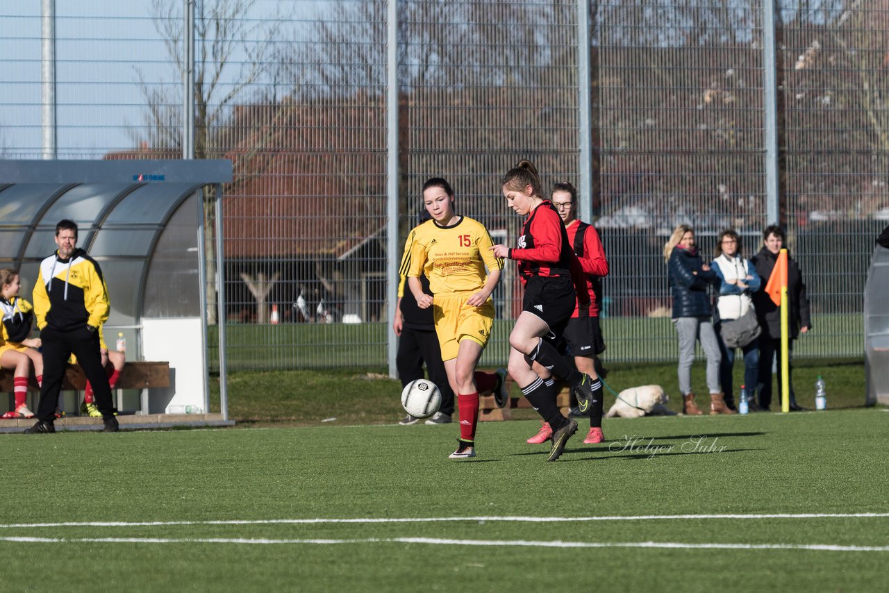 Bild 204 - B-Juniorinnen SG Weststeinburg/Bei - SV Fisia 03 : Ergebnis: 1:2